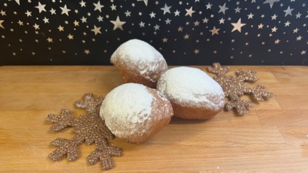 Oliebollen zonder rozijnen (met appel)